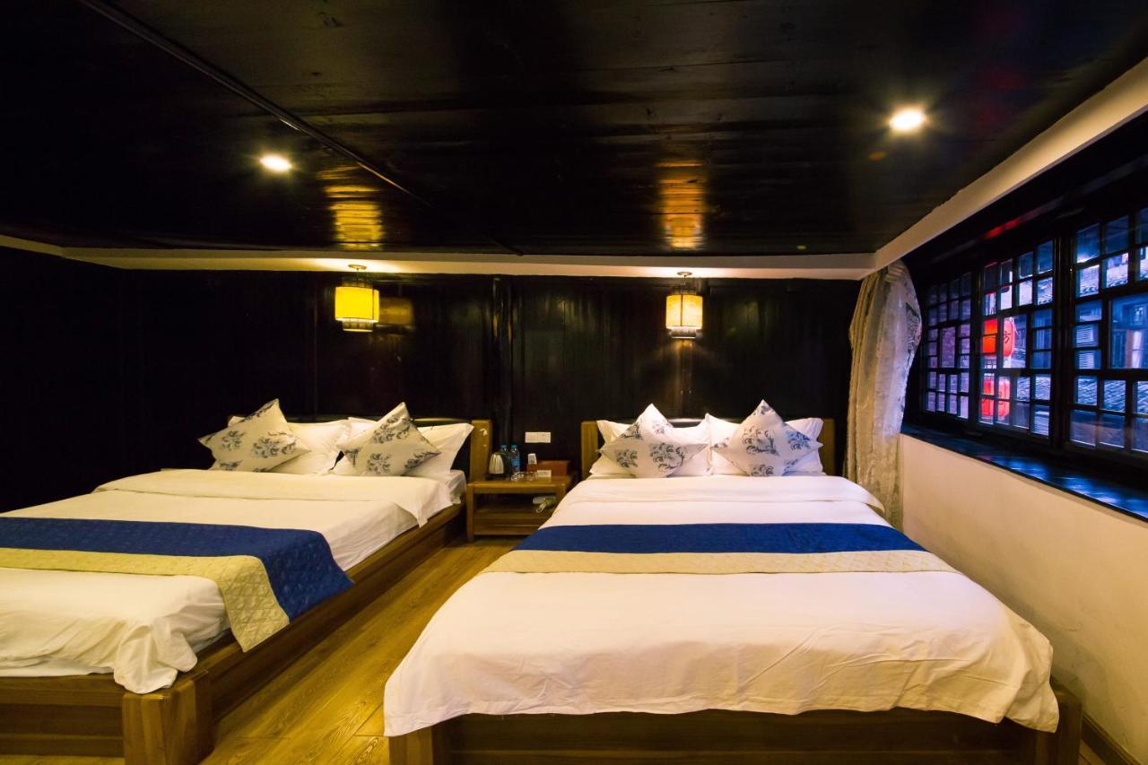 一方砚-旅拍体验民宿 Fenghuang Exterior photo